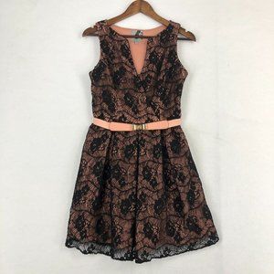 Coconinno Women's Size Large Black Pink Lace Split V-Neck Sleeveless Dress